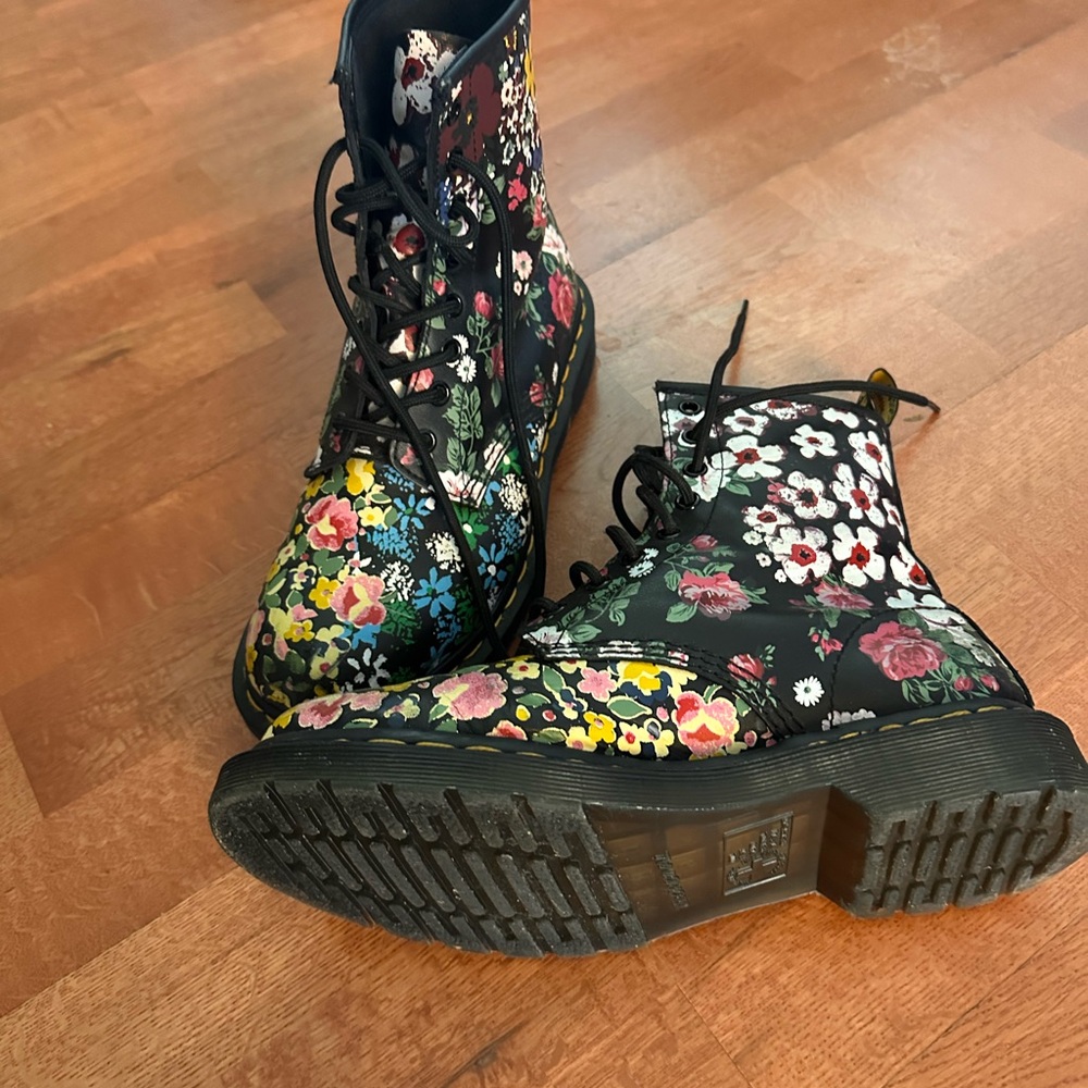 Floral Lace-Up Dr. Marten Women's Boots Size 8